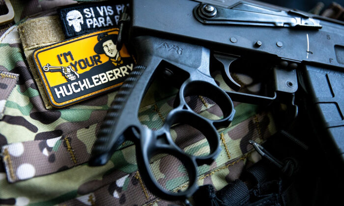 AVRi AK Knuckle Handgrip