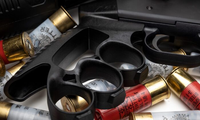 AVRi Mossberg Knuckle Handgrip